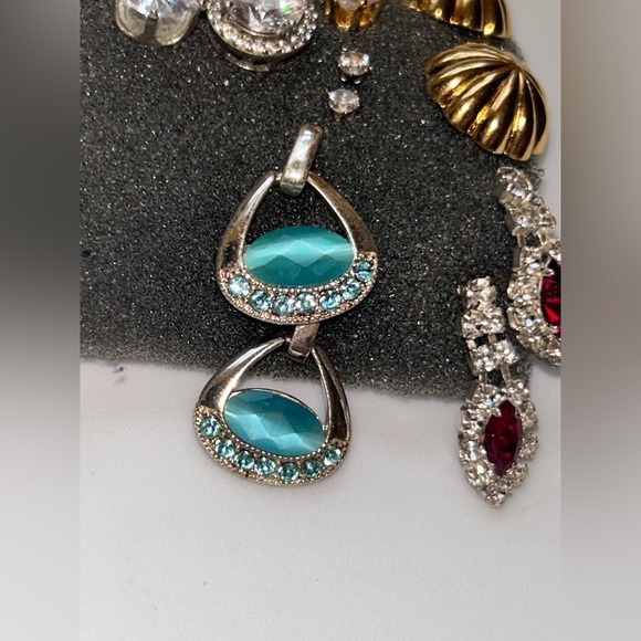 Glam Vintage Earrings Lot Statement Gold Rhinestone Pearl Bundle Estate Lot - Picture 13 of 14